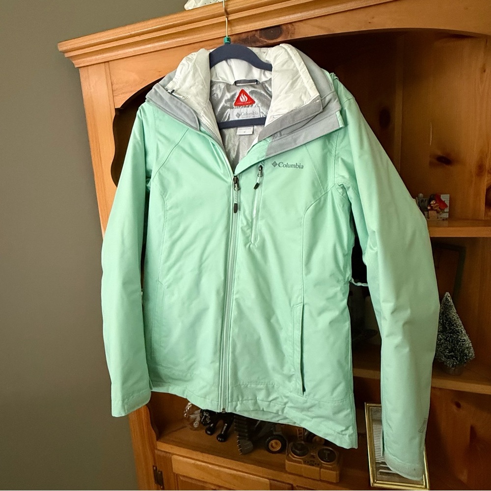 Columbia Women's Light Green Ski Jacket
